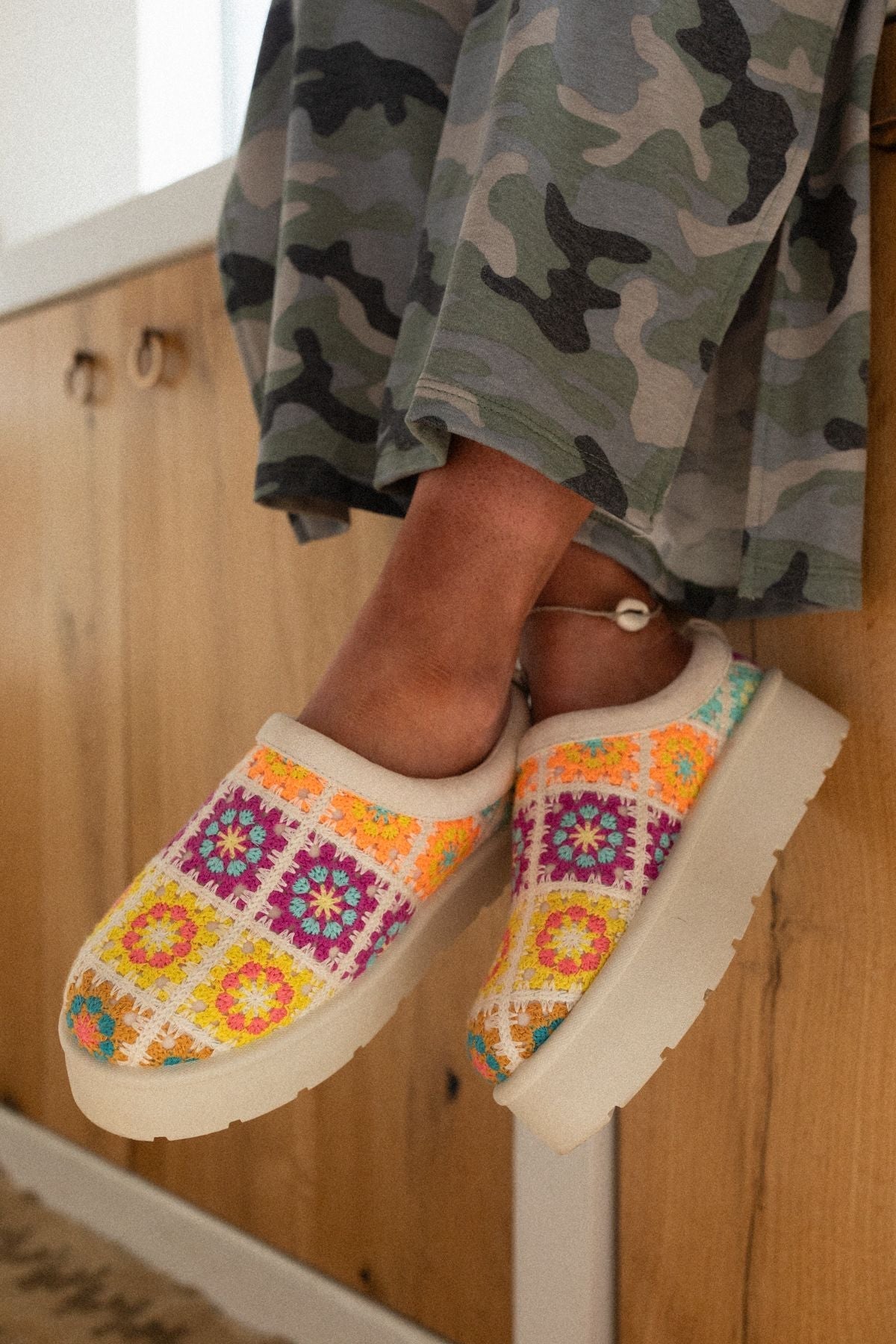 Crochet Hug Slipper Shoes - Beige