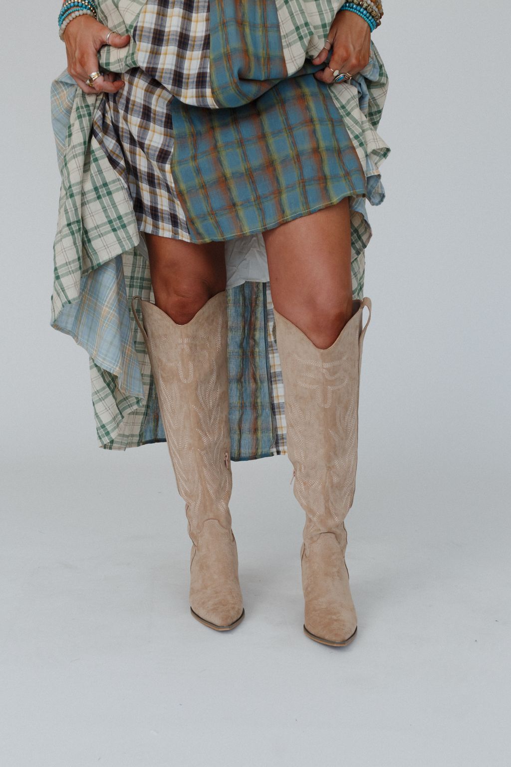 Mustang Embroidered Boots - Almond