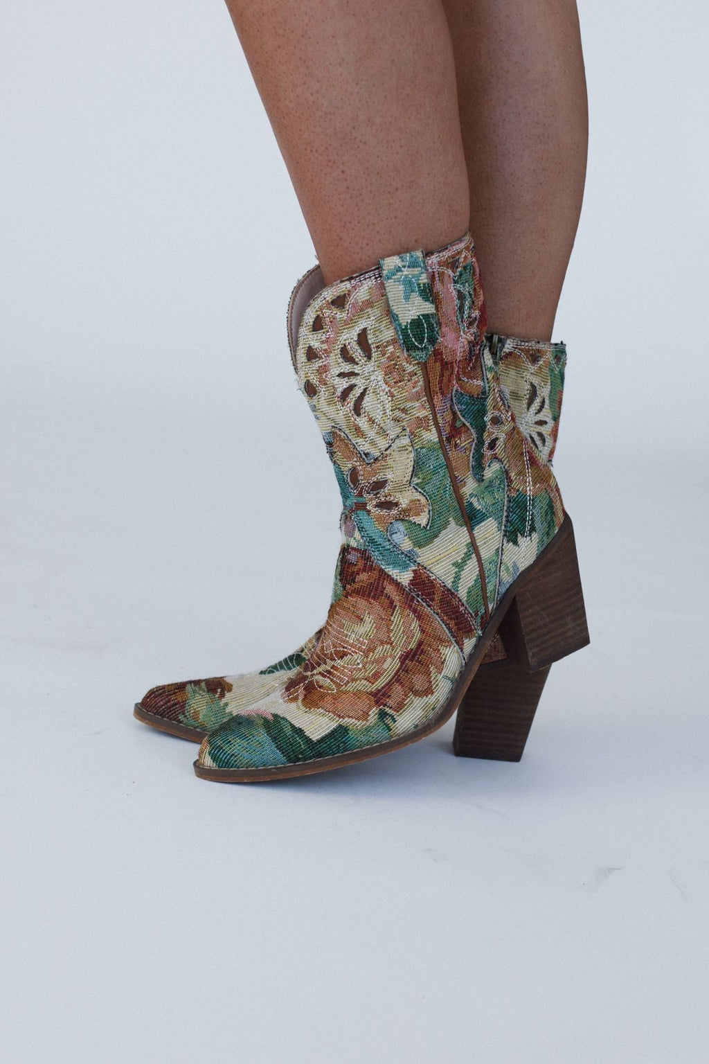 Canyon Rose Boots - Multi