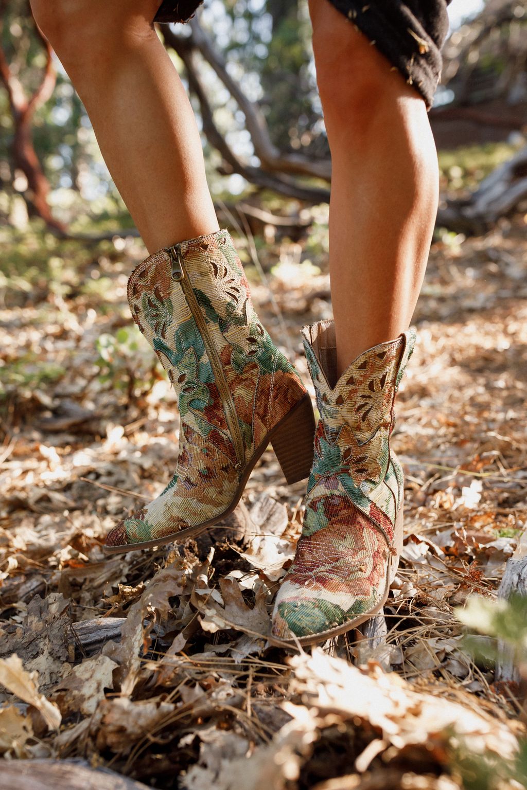 Canyon Rose Boots - Multi