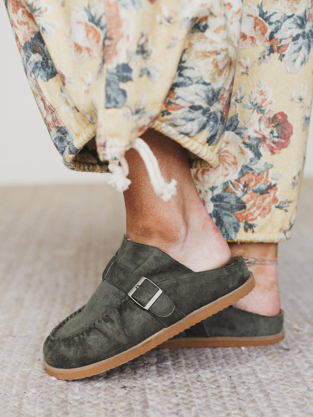 Jola Slide Mule - Olive