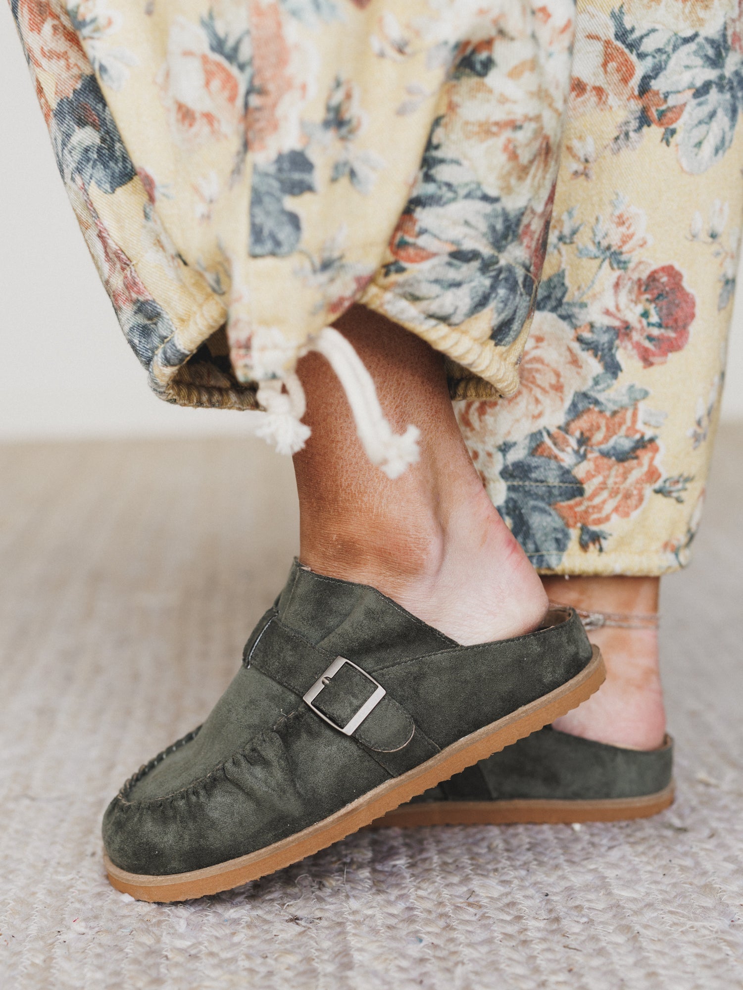 Jola Slide Mule - Olive
