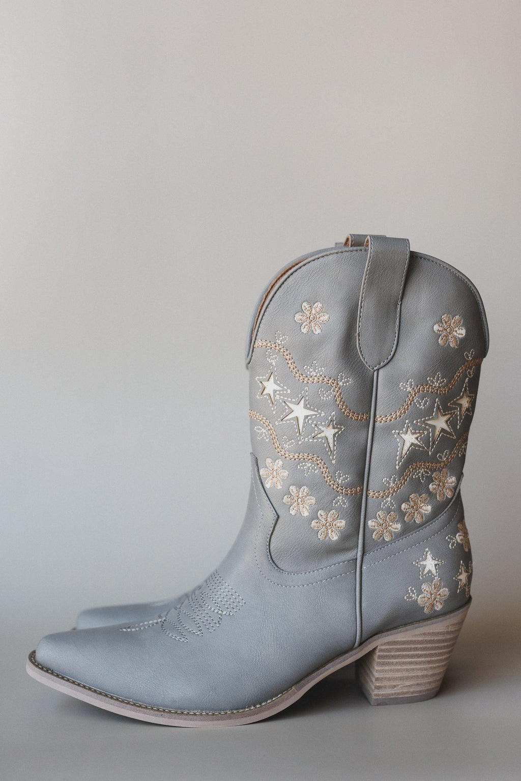 Cassy Embroidered Boots - Gray
