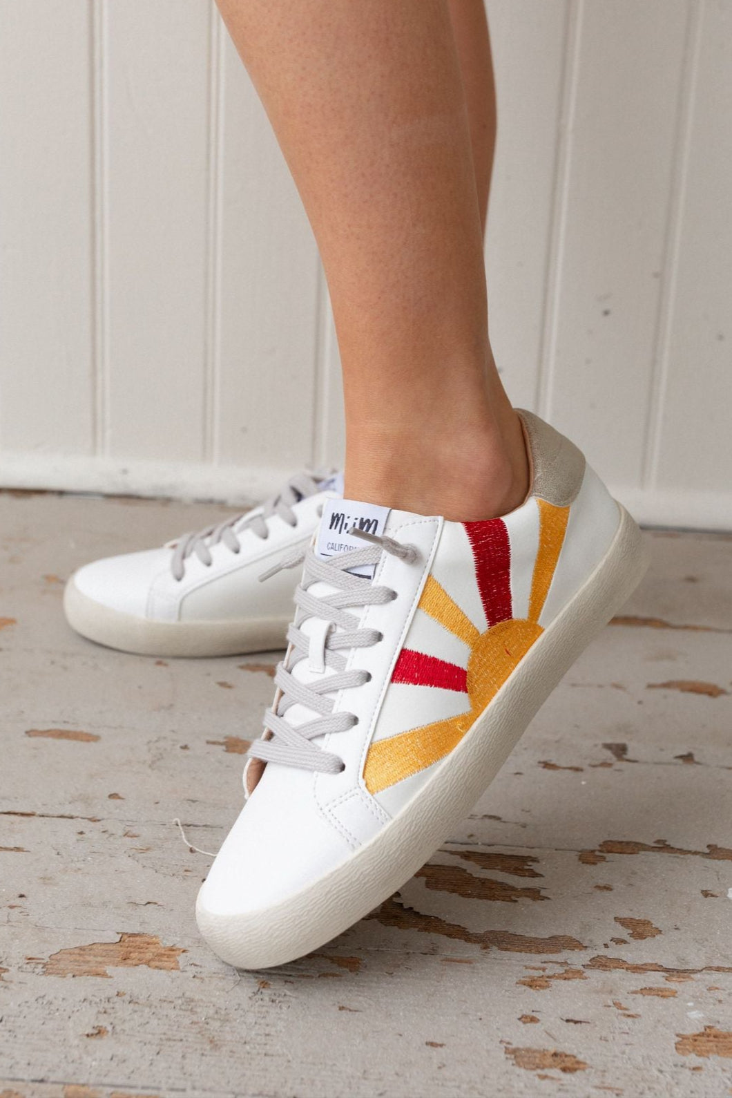 Sun Rays Retro Sneakers - White