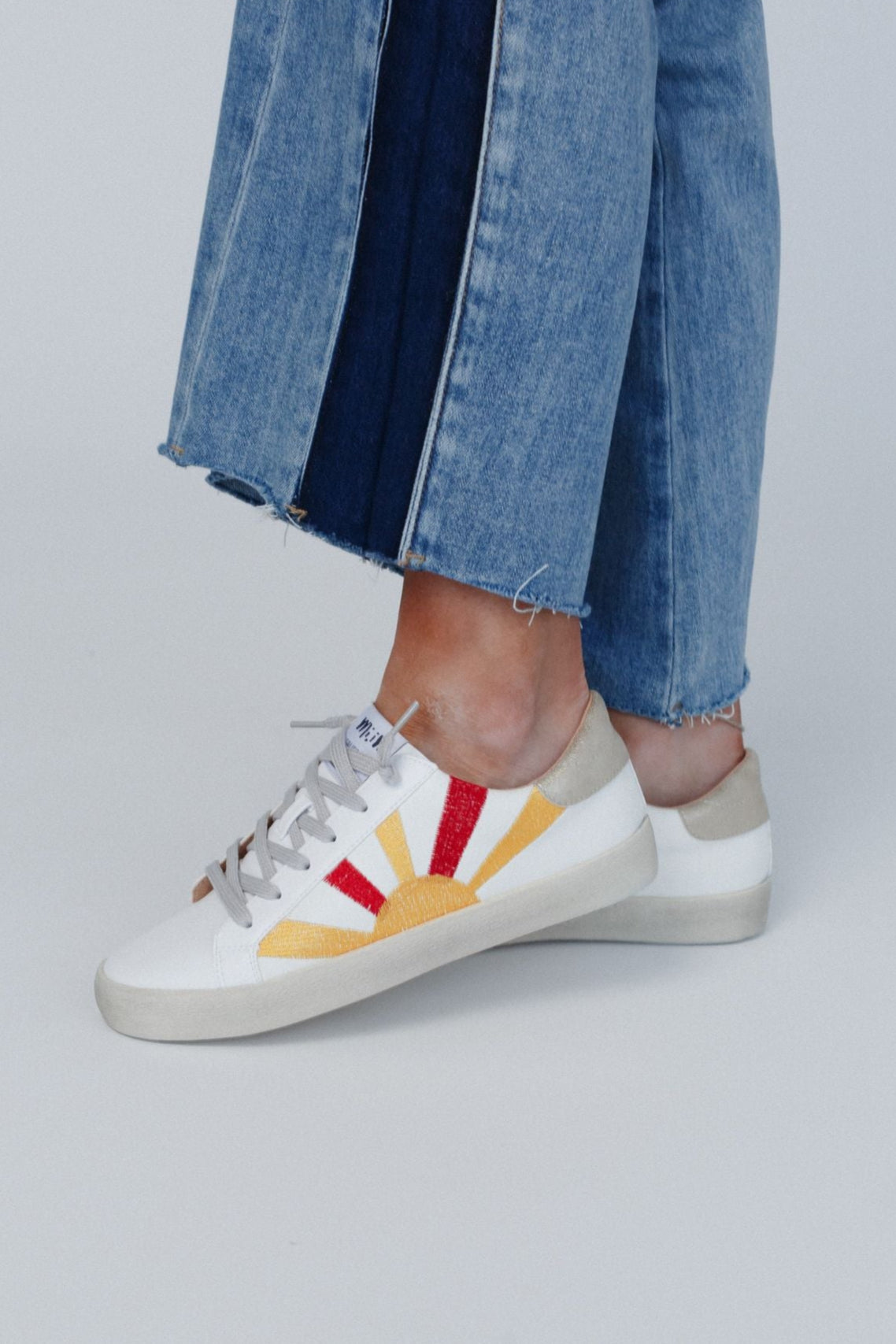 Sun Rays Retro Sneakers - White
