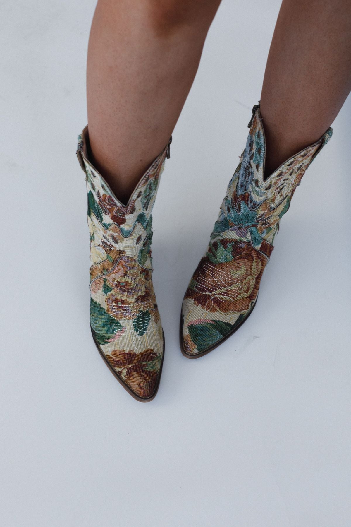 Canyon Rose Boots - Multi